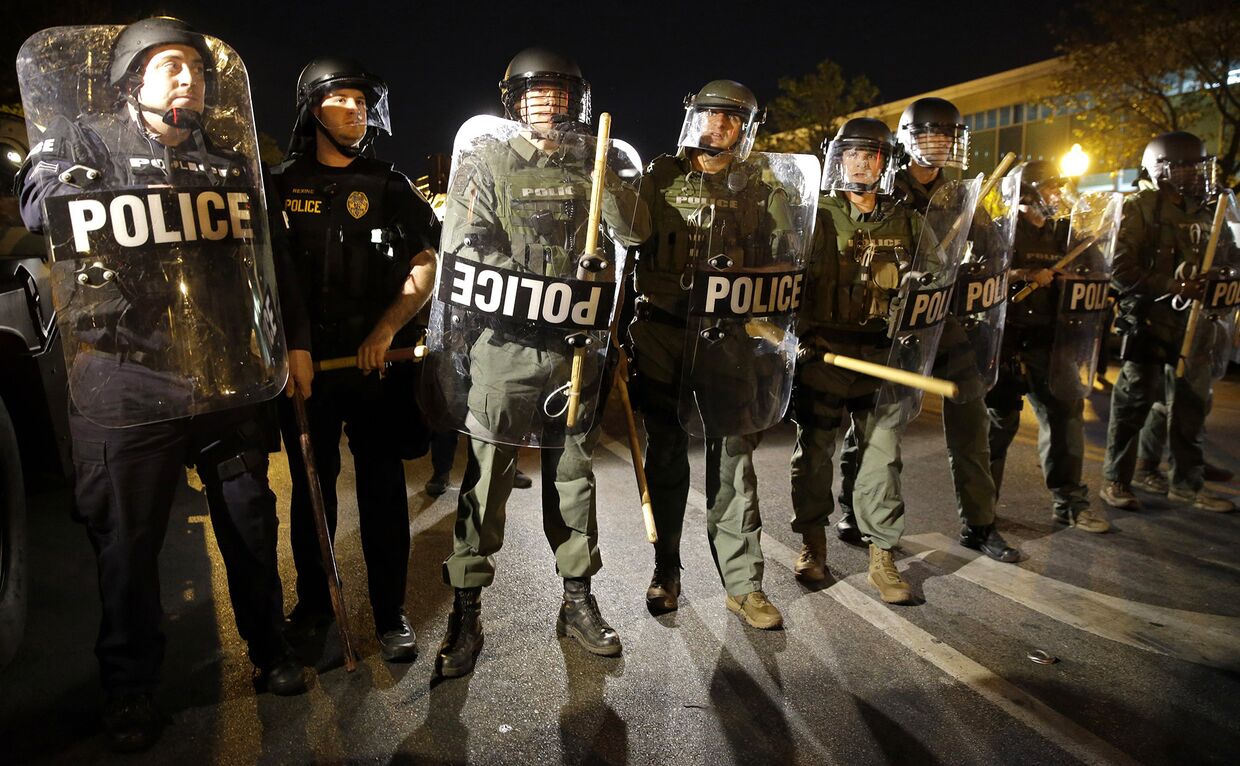 Полицейское оцепление на улице Балтимора
