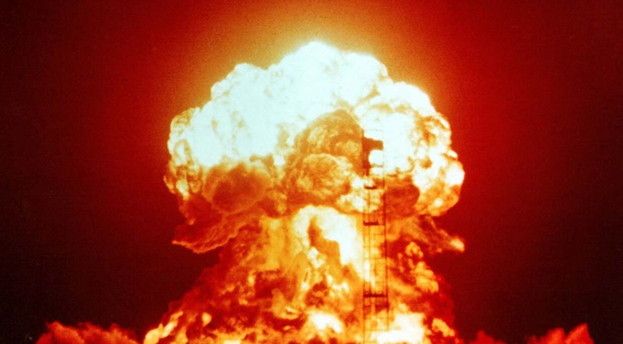 Взрыв однофазной ядерной бомбы мощностью 23 кт