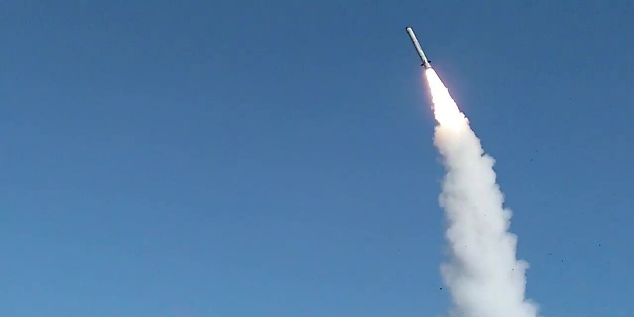 На полигоне в Астраханской области проведен боевой пуск ракеты из комплекса Искандер-М
