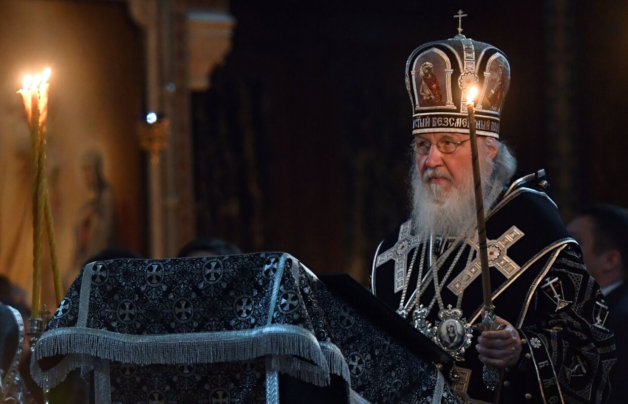 Патриарх Кирилл совершил чин погребения Плащаницы в Храме Христа Спасителя