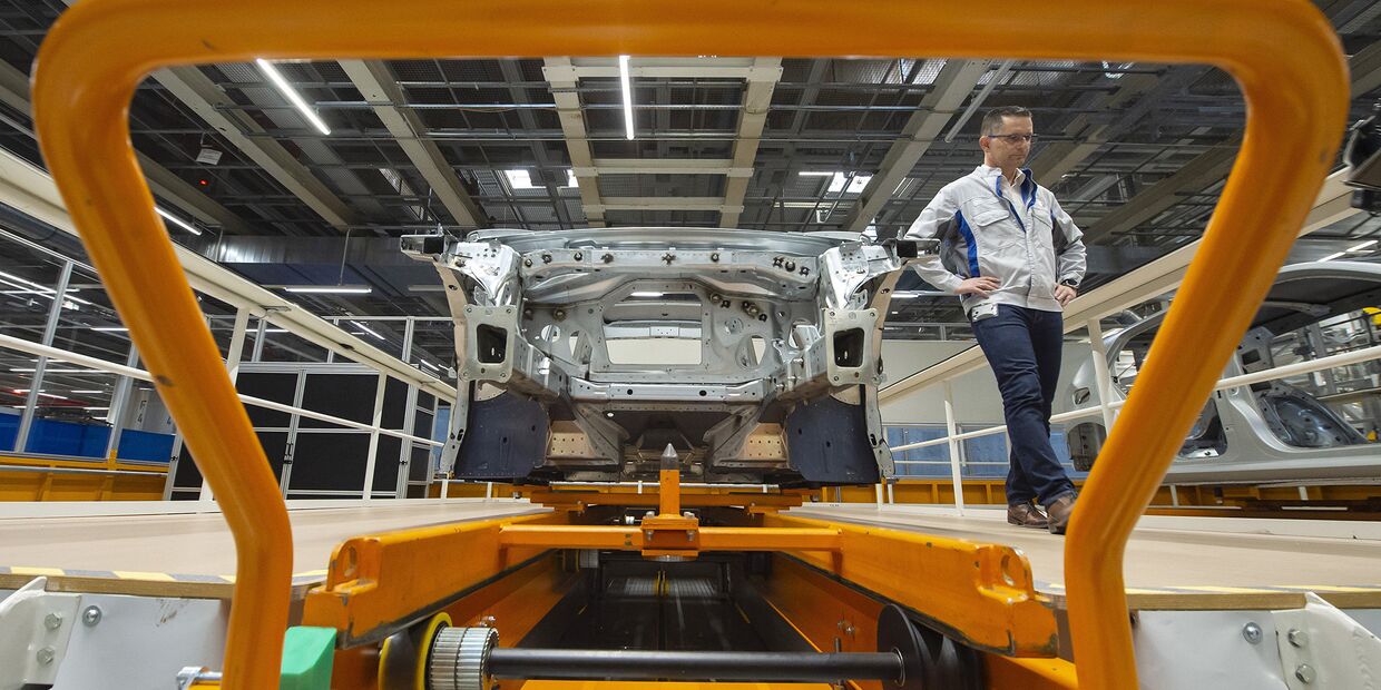 Производство автомобилей Volkswagen на заводе в Цвиккау