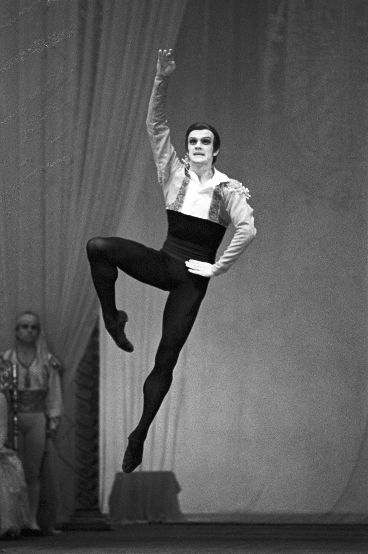 Александр Годунов, танцор Большого театра