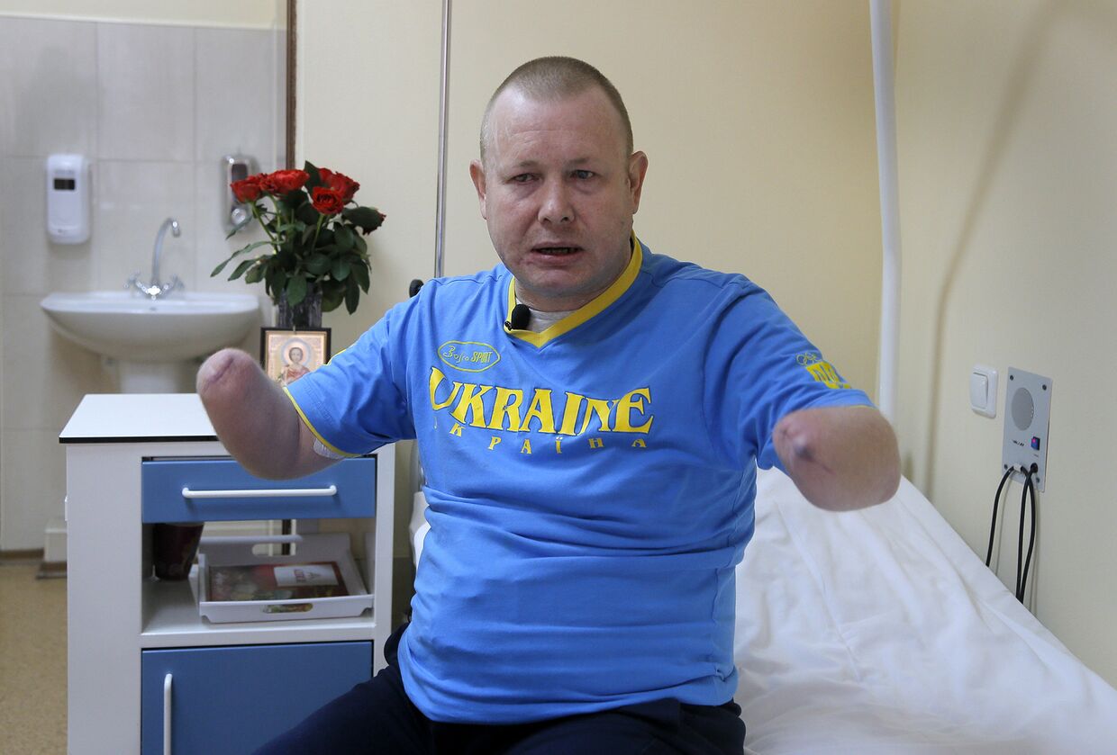 Украинский доброволец Владимир Жемчугов в больнице в Киеве