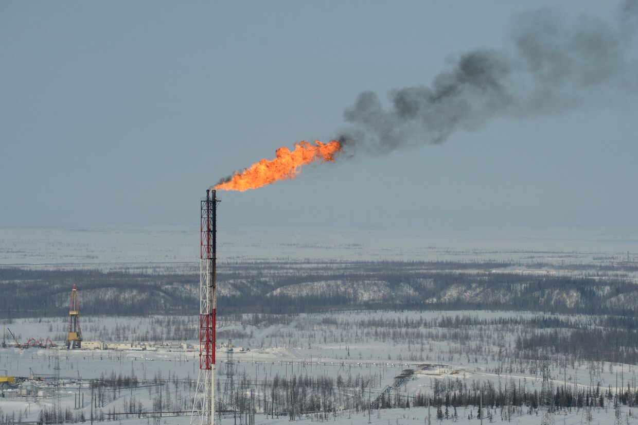 Вид Ванкорского нефтегазового месторождения в Красноярском крае с борта вертолета