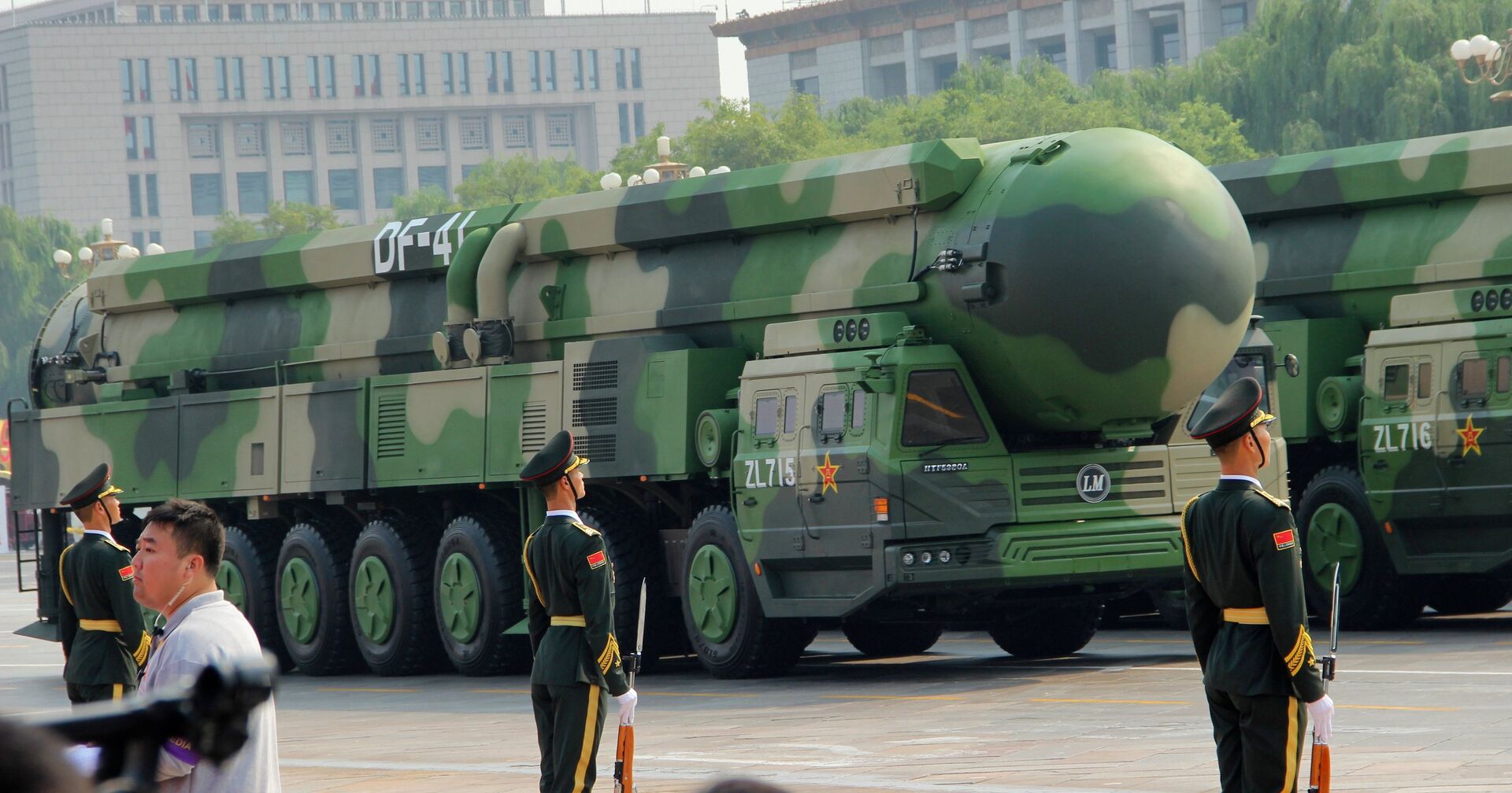 Межконтинентальная баллистическая ракета DF-41 на военном параде - ИноСМИ, 1920, 20.10.2020