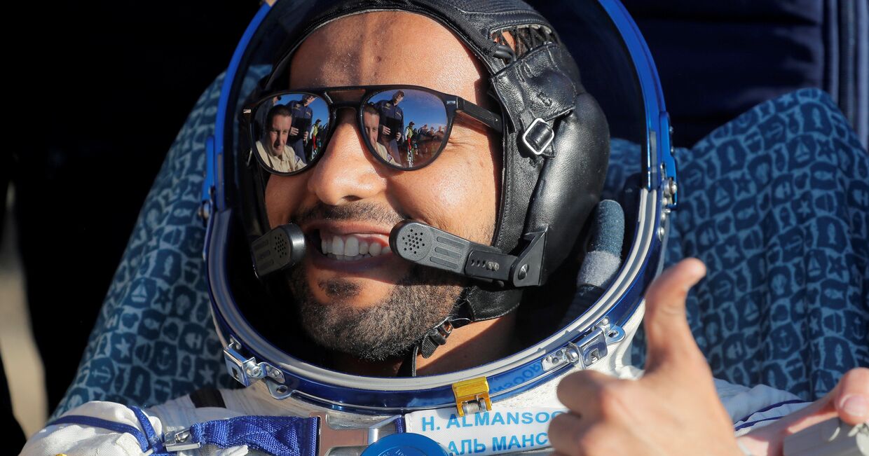 Космонавт из ОАЭ Хаззаа Аль Мансури вернулся с миссии на МКС