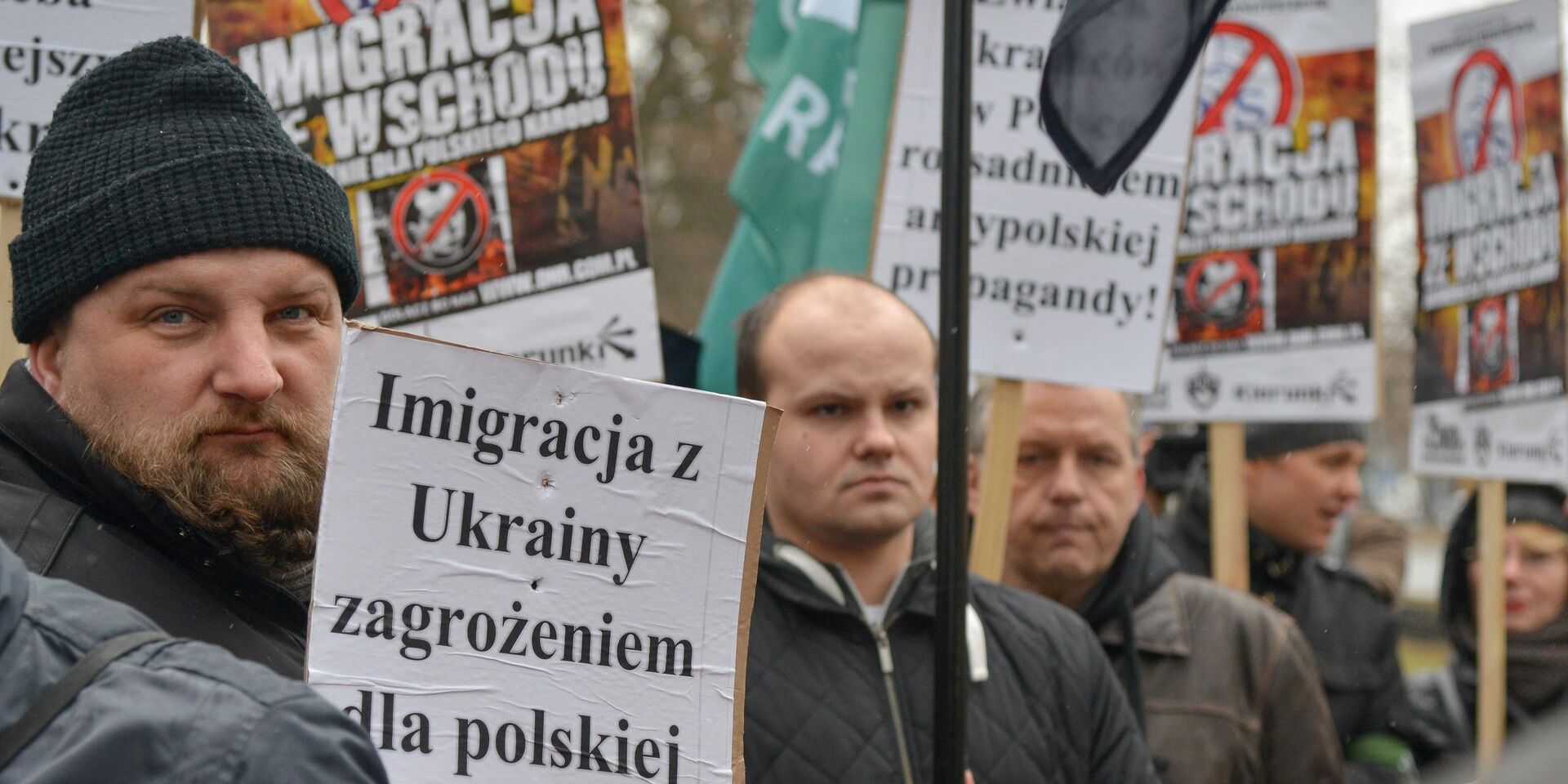 Митинг в Варшаве против возросшего числа украинских мигрантов - ИноСМИ, 1920, 05.05.2023