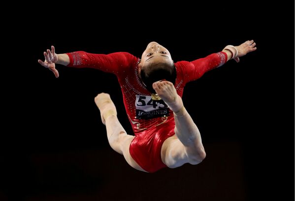 Выступление китайской гимнастки Ли Шицзя