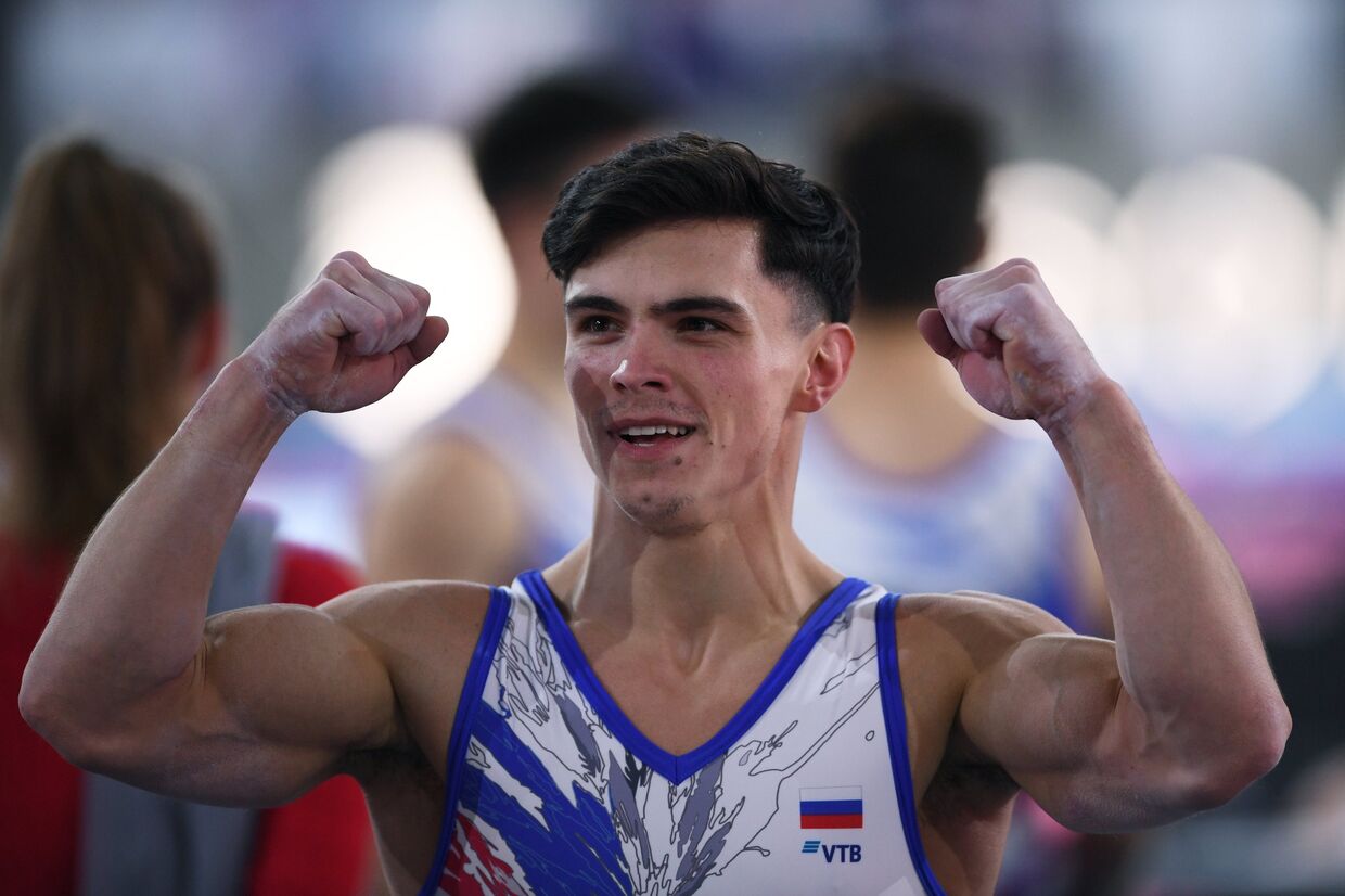 Артур Далалоян (Россия) в командном многоборье среди мужчин на чемпионате мира