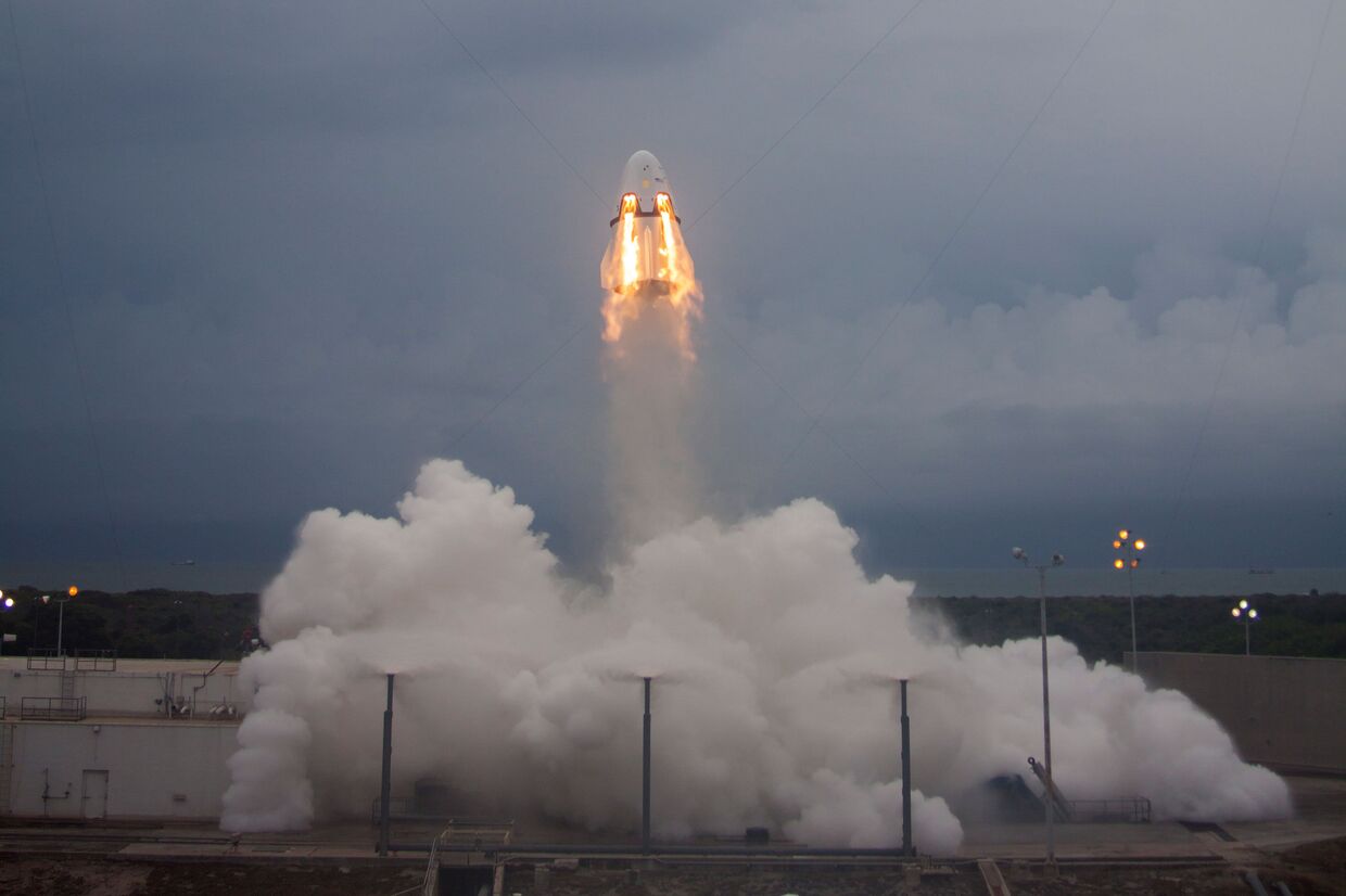Летное испытание космического корабля Crew Dragon компании SpaceX