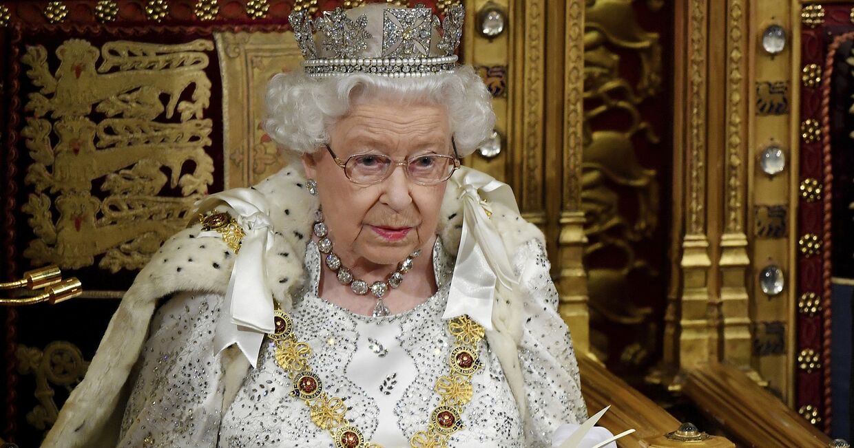 Королева Великобритании Елизавета II во время торжественного открытия парламента Великобритании