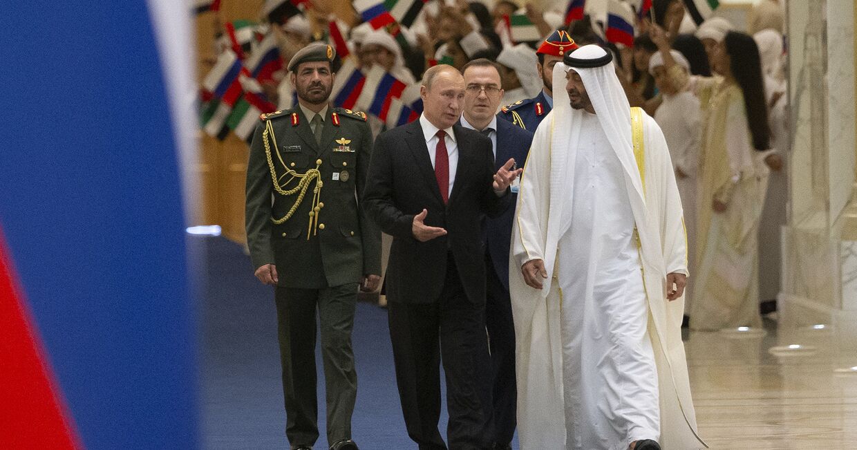 Президент РФ Владимир Путин и наследный принц Абу-Даби