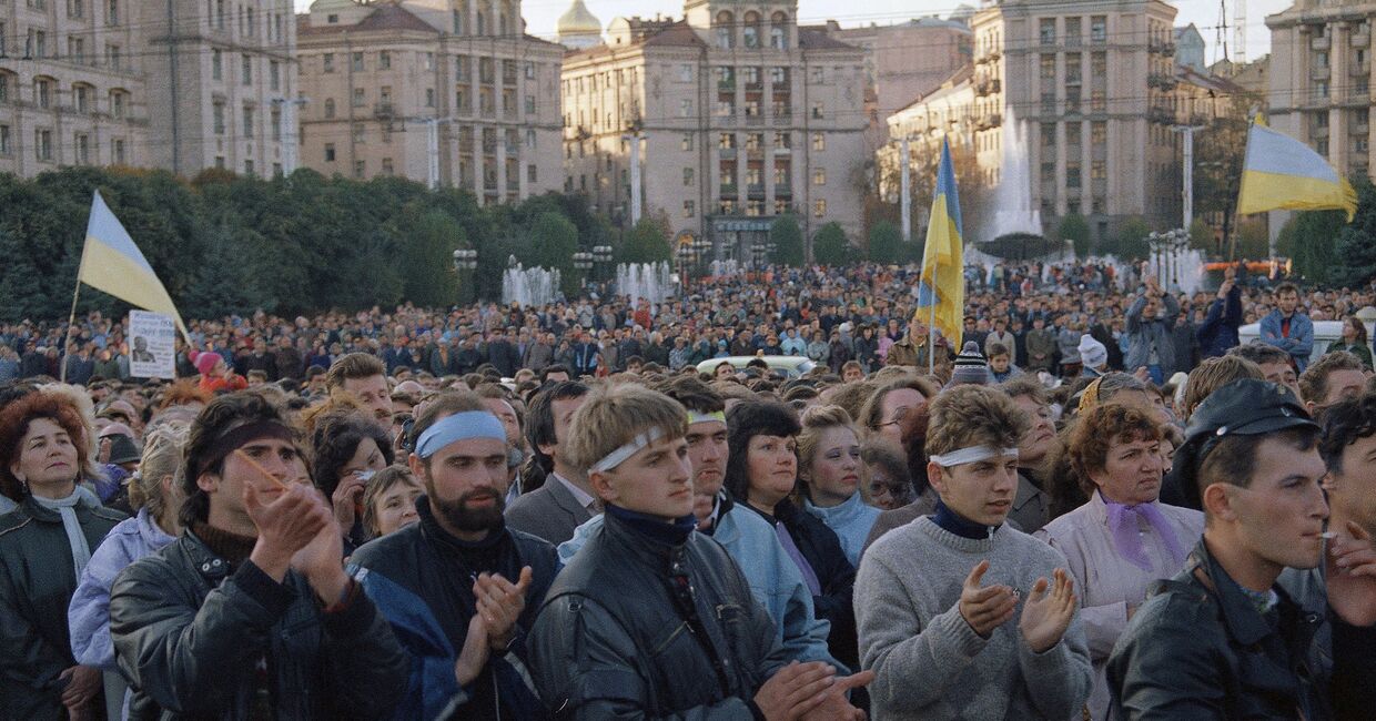 Сторонники независимости Украины в Киеве