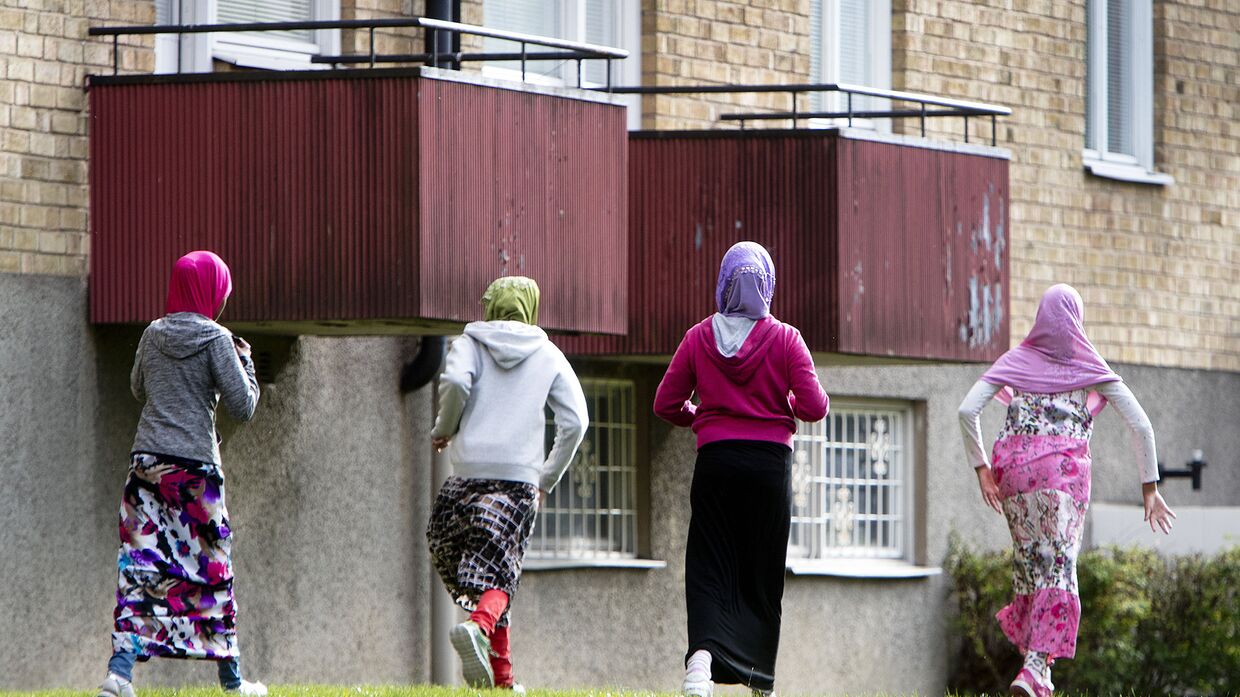 Женщина-мигрант из Сомали в городе Флен, Швеция