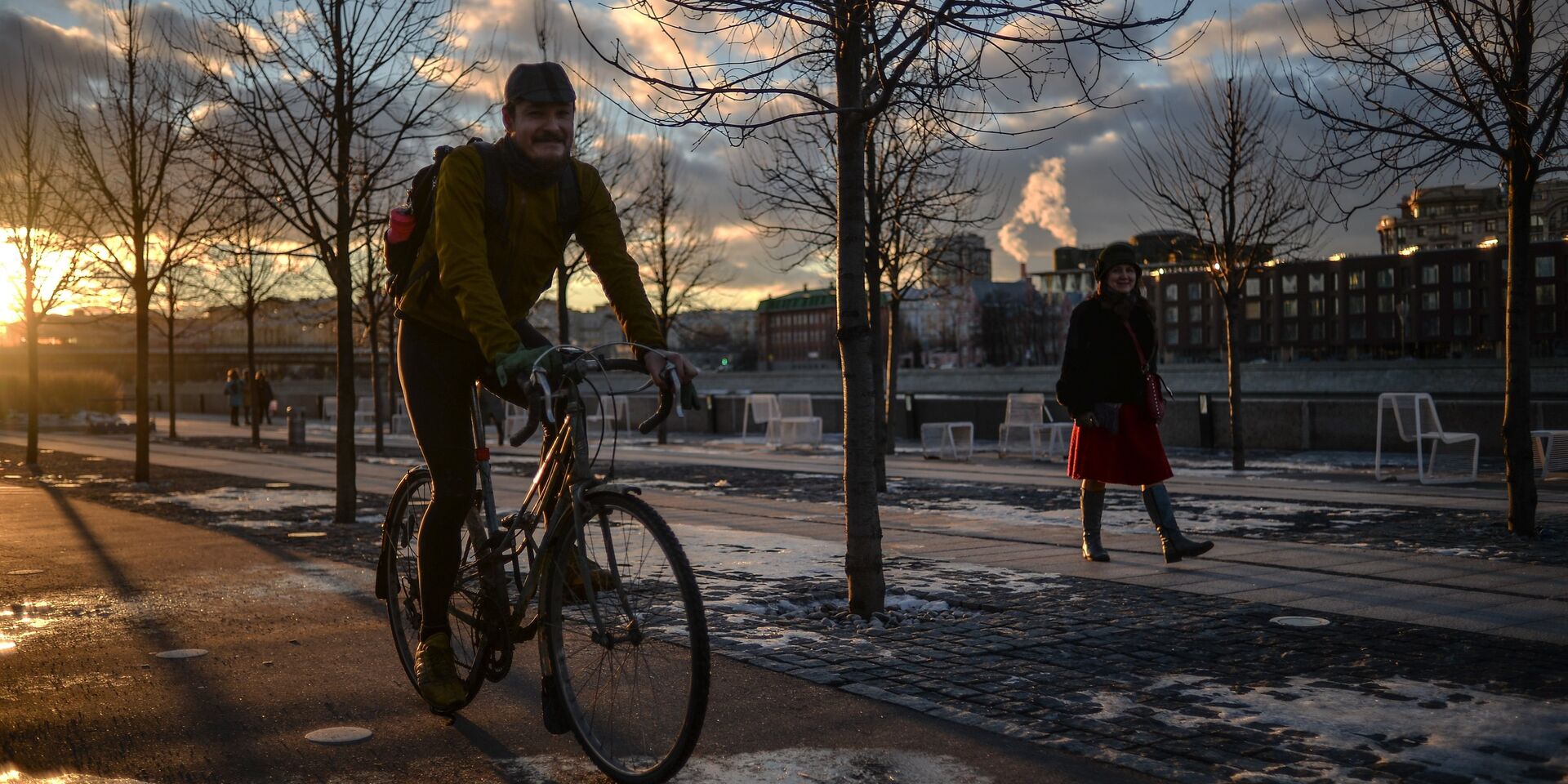 Мужчина на велосипеде - ИноСМИ, 1920, 13.01.2023