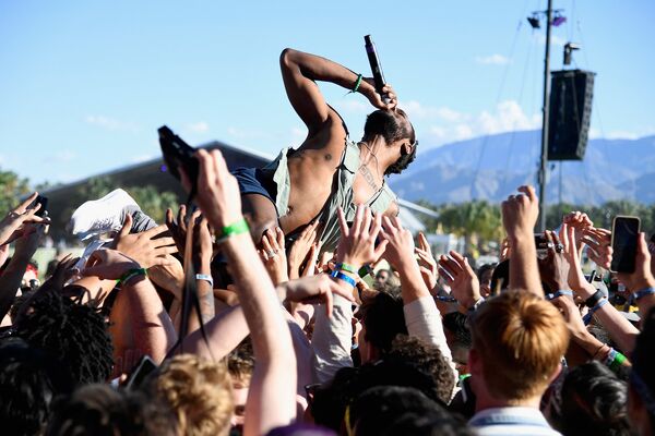 Рэпер Jpegmafia на концерте в Калифорнии Рэпер Jpegmafia на концерте в Калифорнии