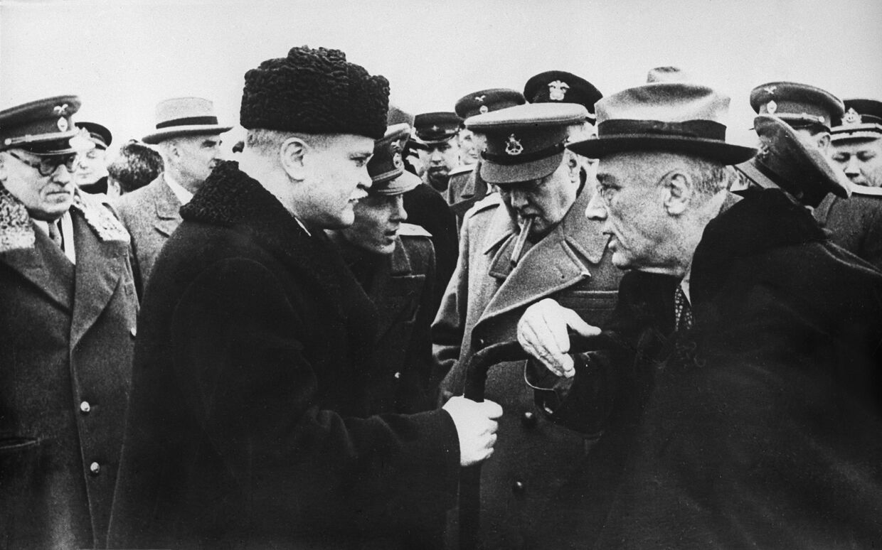 Встреча Премьер-министра Великобритании Уинстона Черчилля в Ялтинском аэропорту