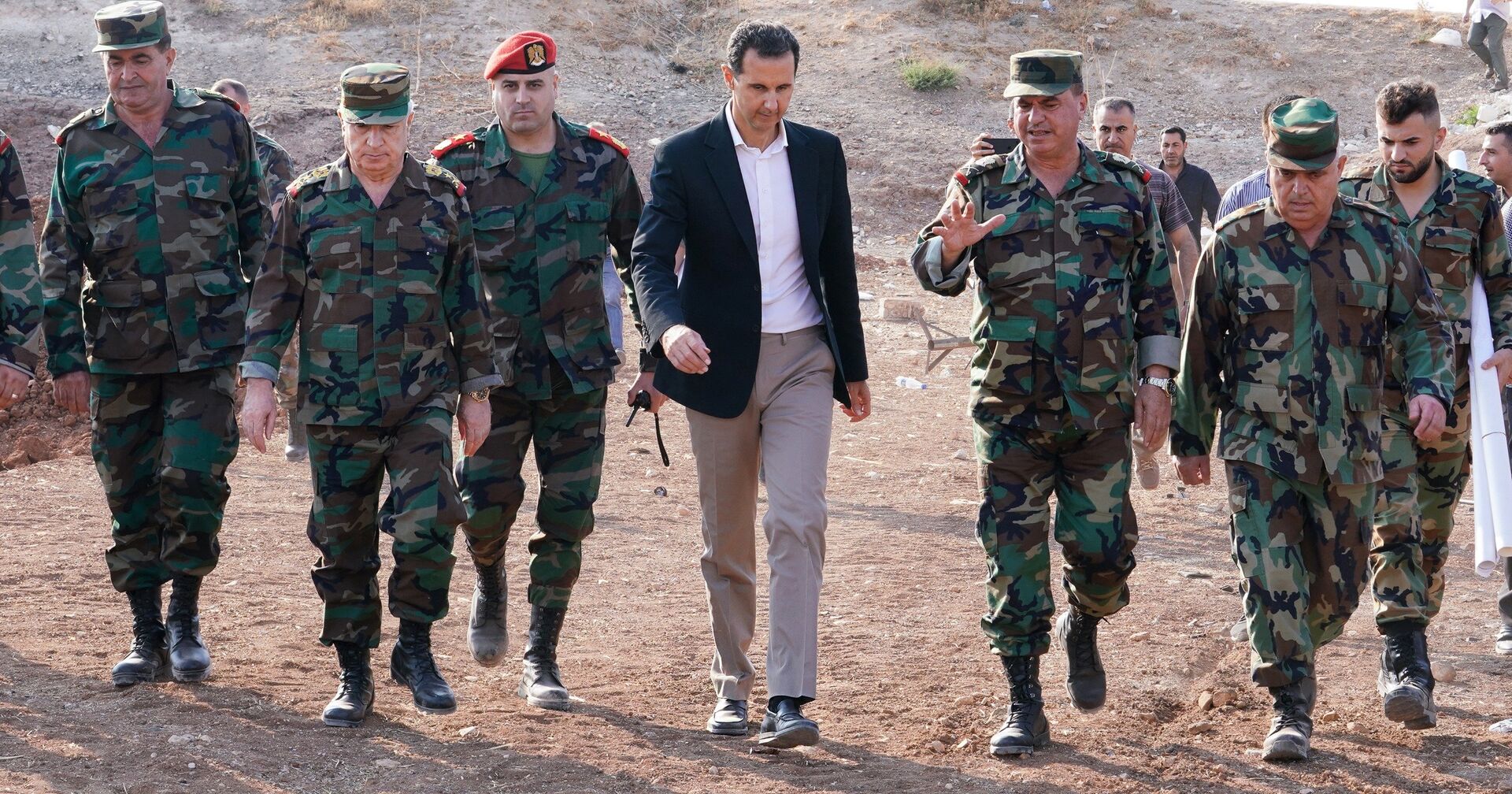 Президент Сирии Башар Асад на линии фронта в Идлибе - ИноСМИ, 1920, 05.02.2021