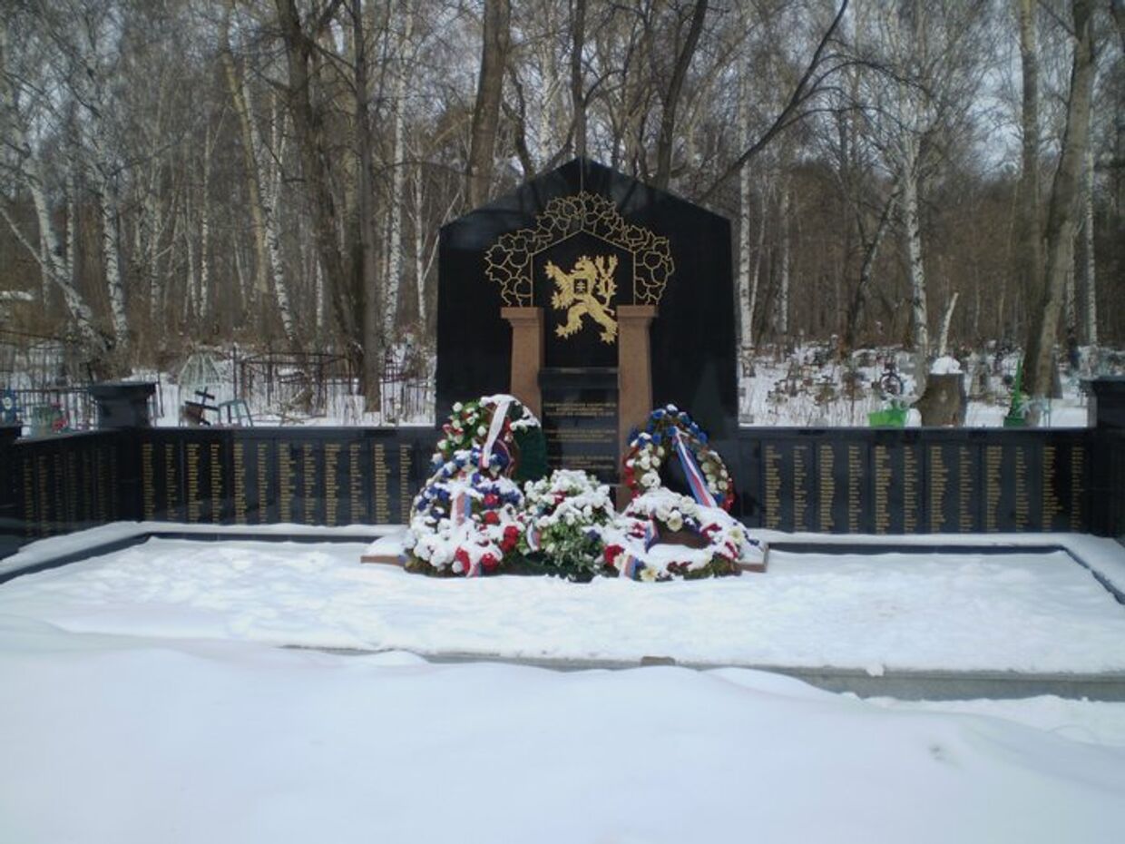 Мемориал чехословацким легионерам на Михайловском кладбище Екатеринбурга