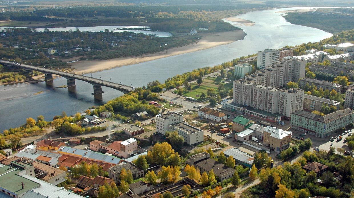 Мост через реку Вятку в г. Кирове.