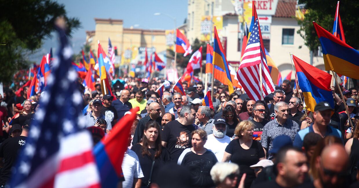 Марш, посвященный 104-й годовщине геноцида армян в Лос-Анджелесе