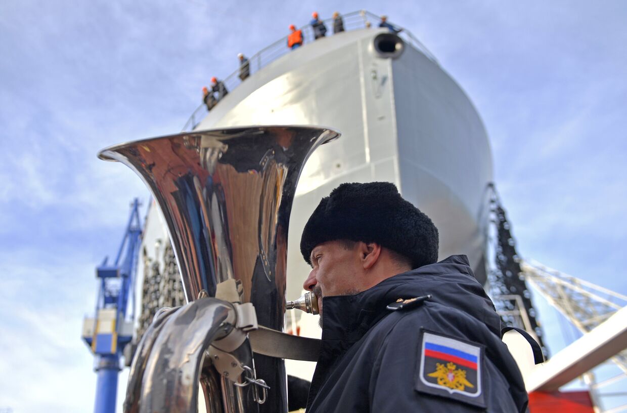 Спуск на воду патрульного корабля Иван Папанин в Санкт-Петербурге