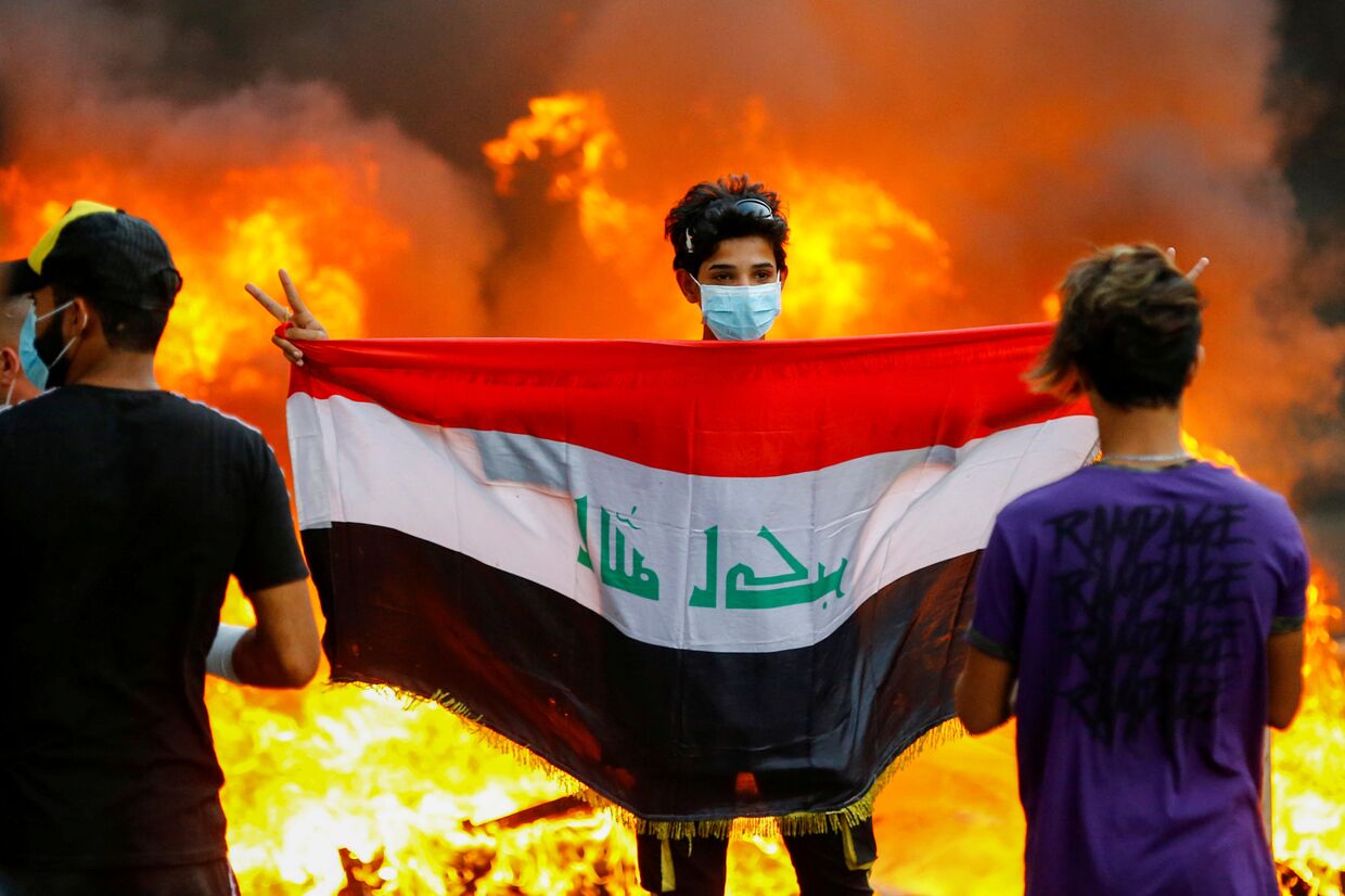 Участники антиправительственных протестов в Багдаде, Ирак