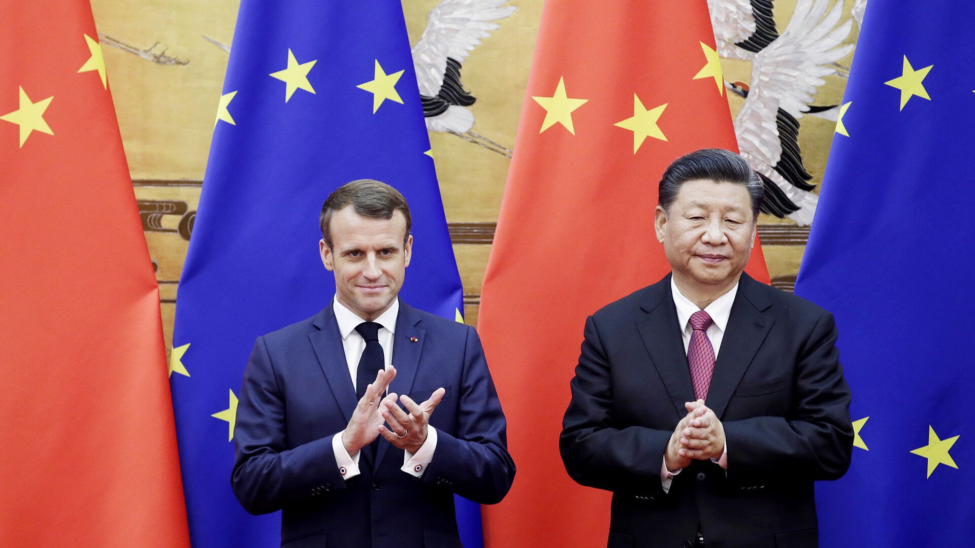 Председатель КНР Си Цзиньпин и президент Франции Эммануэль Макрон - ИноСМИ, 1920, 03.04.2023