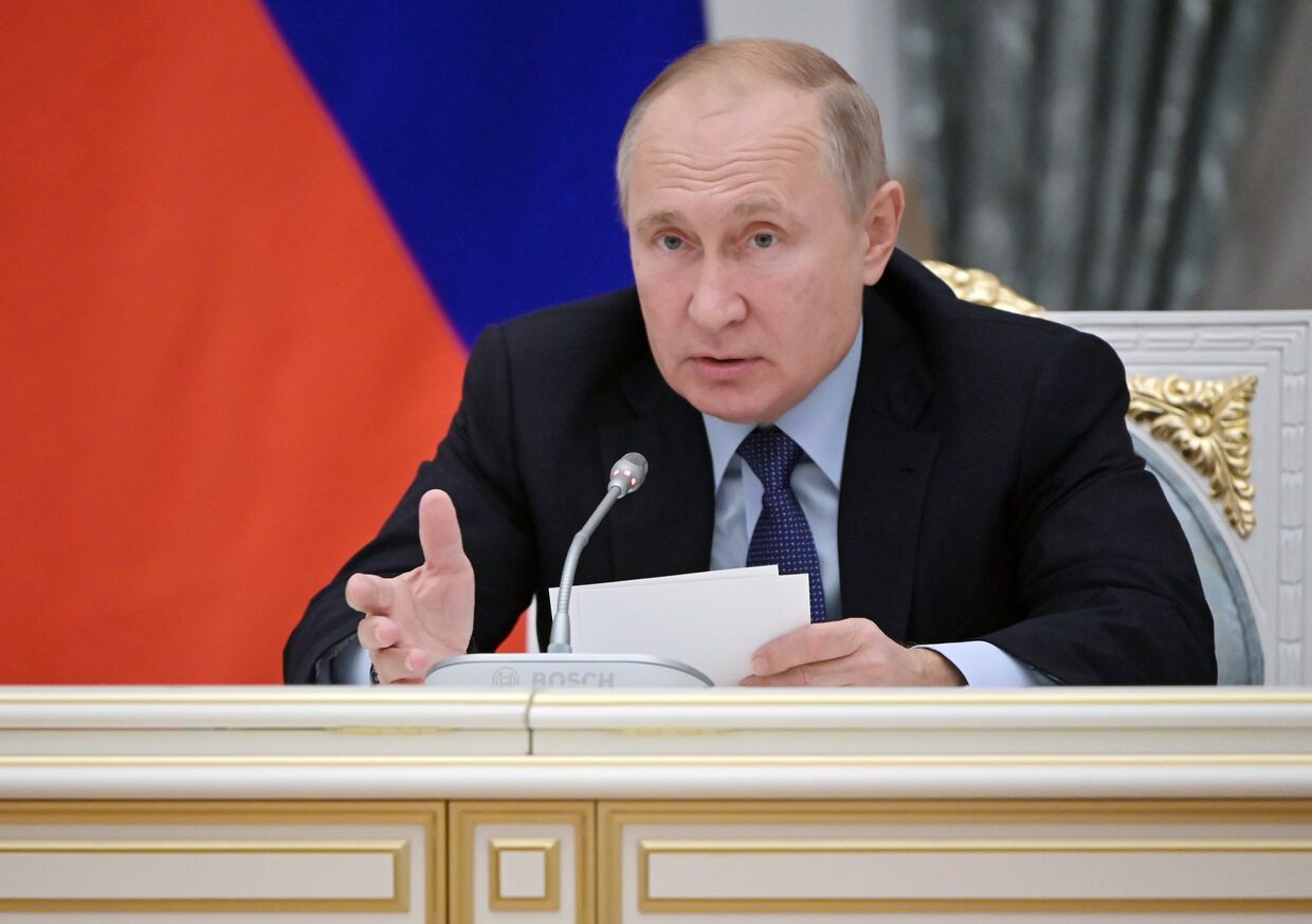 Президент РФ В. Путин провел заседание Совета по русскому языку