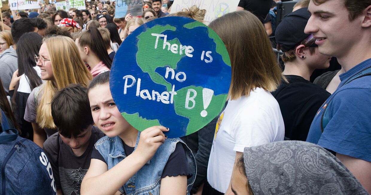 Участники климатической акции протеста в Берлине