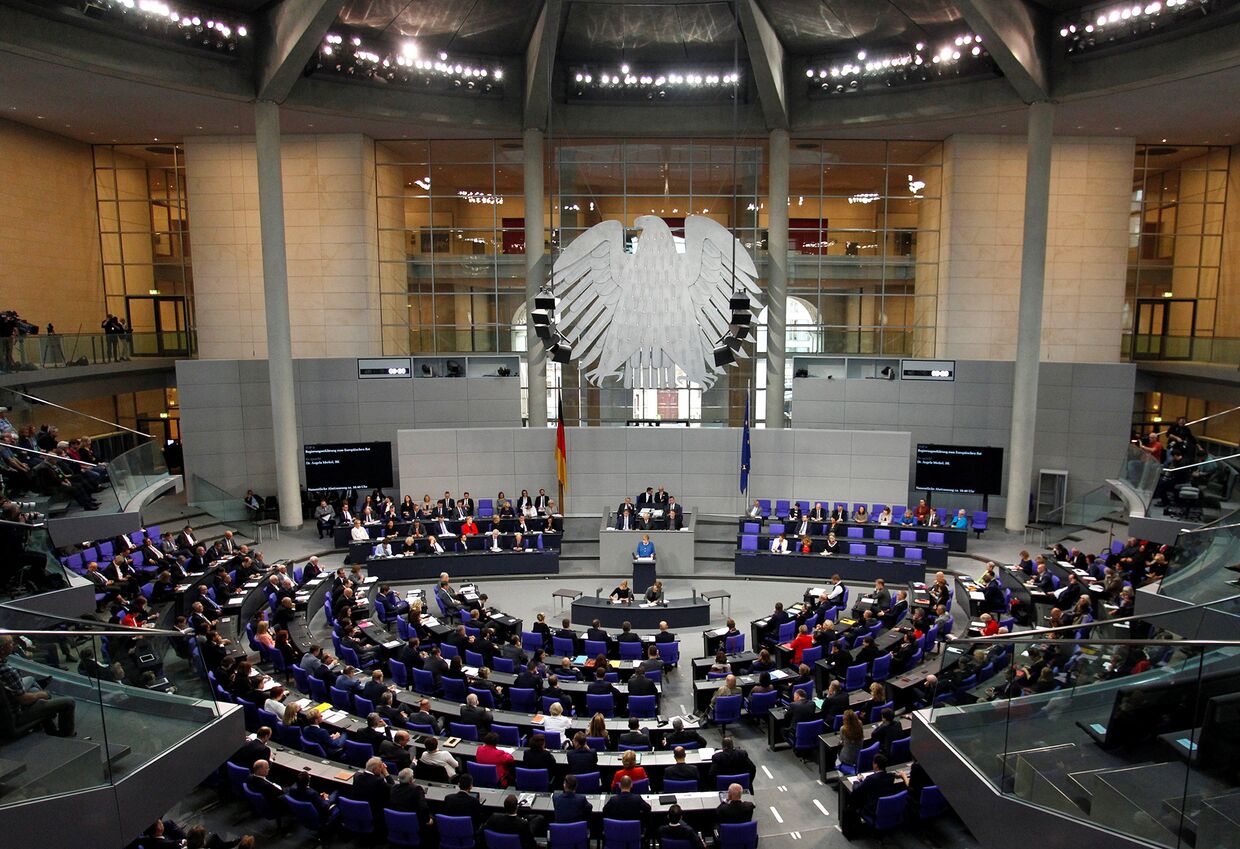 Канцлер Германии Ангела Меркель выступает в Бундестаге