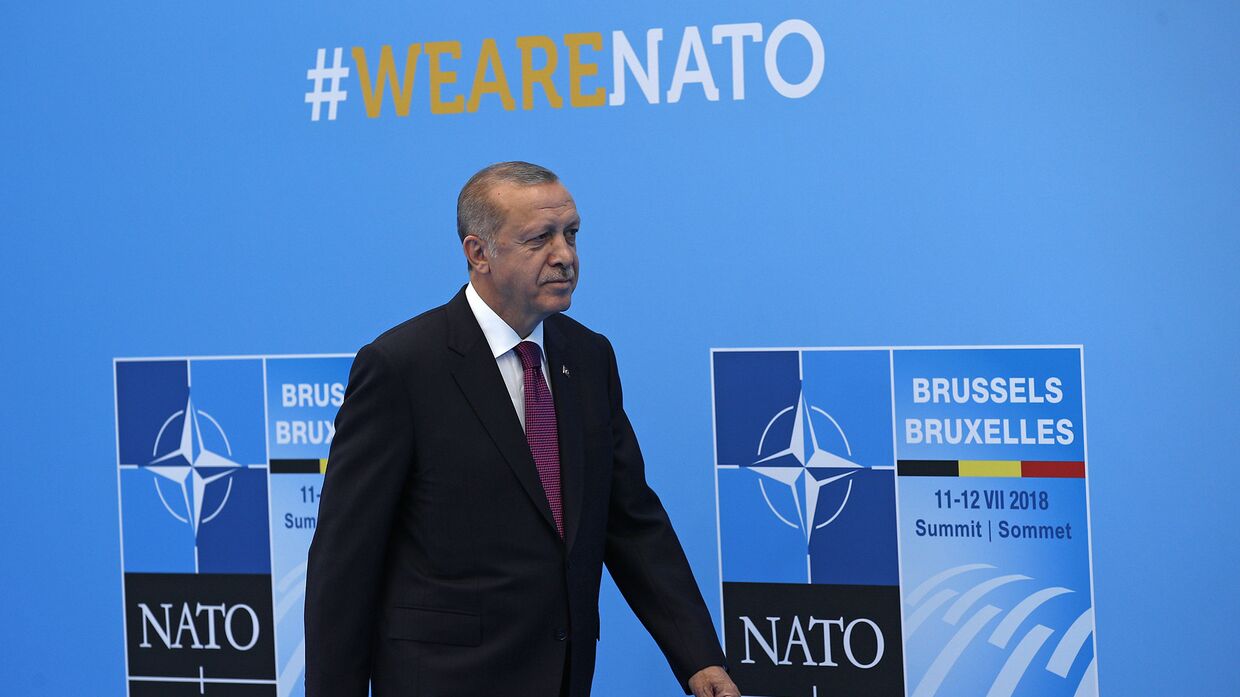 Президент Турции Реджеп Тайип Эрдоган в штаб-квартире НАТО в Брюсселе