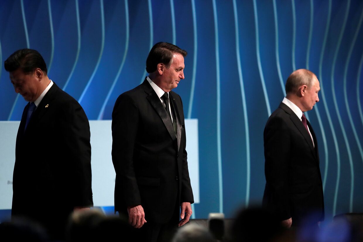Председатель КНР Си Цзиньпин, президент Бразилии Жаир Больсонаро и президент России Владимир Путин