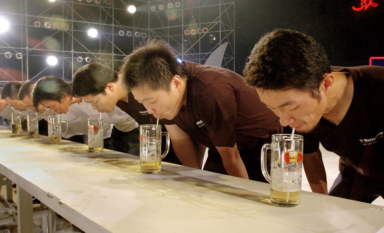 Участники пивного конкурса в Сучжоу, Китай