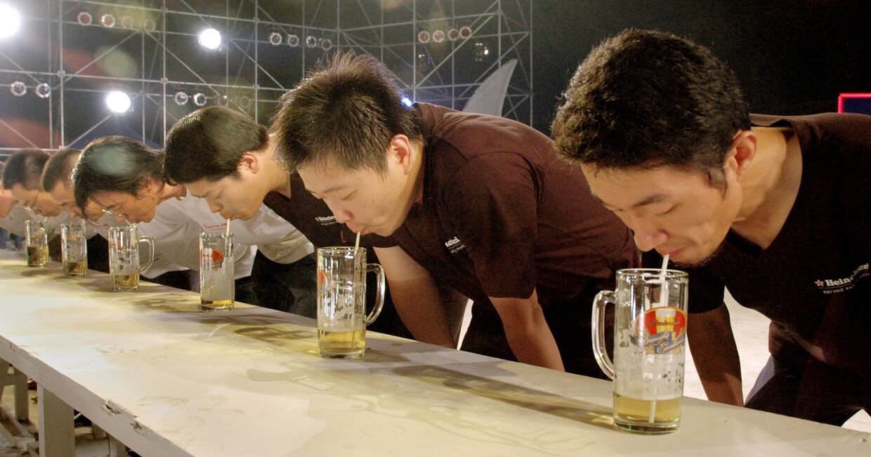 Участники пивного конкурса в Сучжоу, Китай