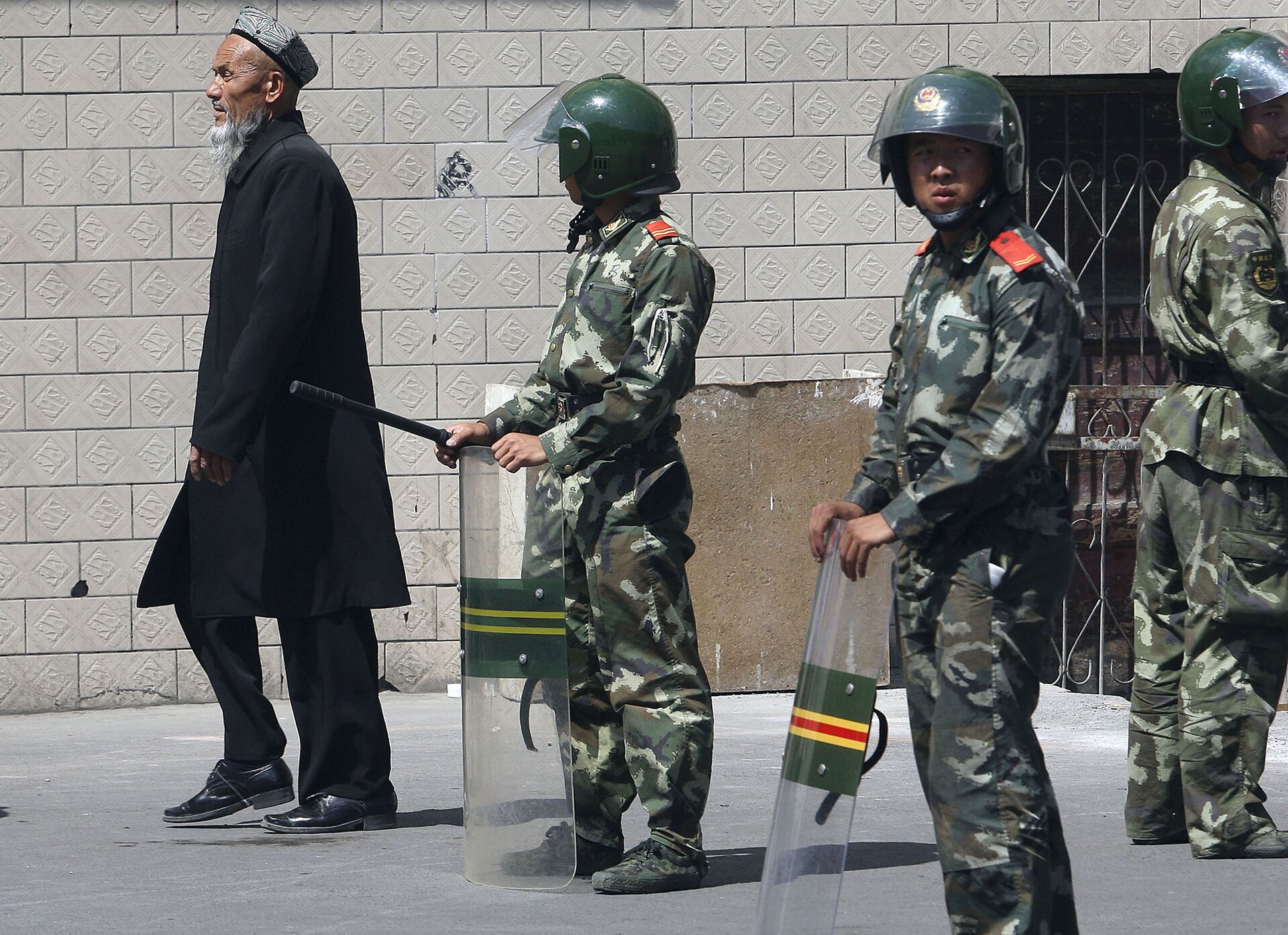 Уйгурский мужчина в китайском городе Урумчи - ИноСМИ, 1920, 18.01.2022