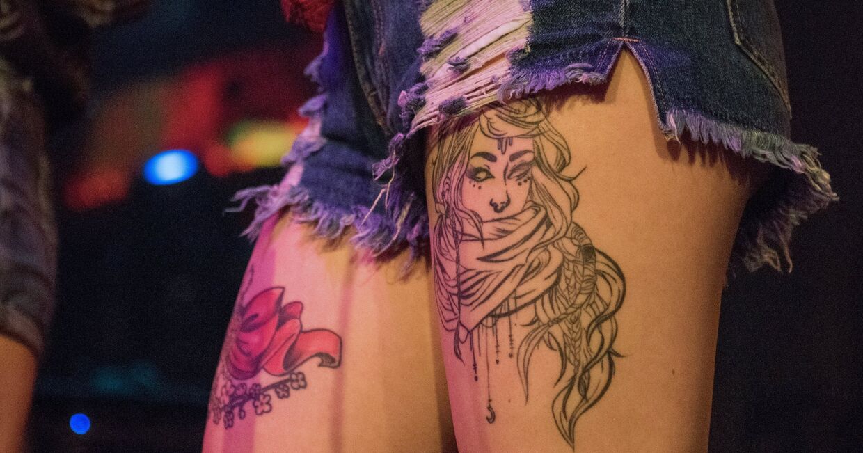 Стала красивой во всех местах: известная певица сделала тату вокруг ануса