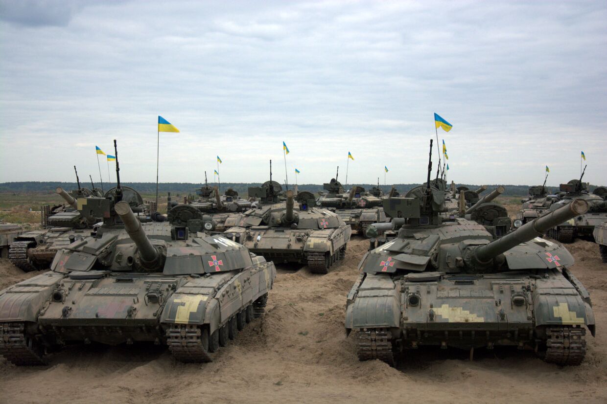 Танки Т-64БМ на Гончаровском полигоне, Украина