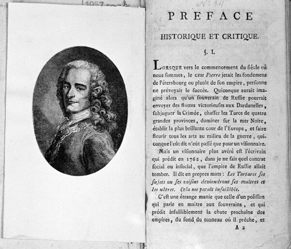 Портрет Вольтера и страница из книги История Российской империи эпохи Петра 1759 год Портрет Вольтера и страница из книги История Российской империи эпохи Петра 1759 год