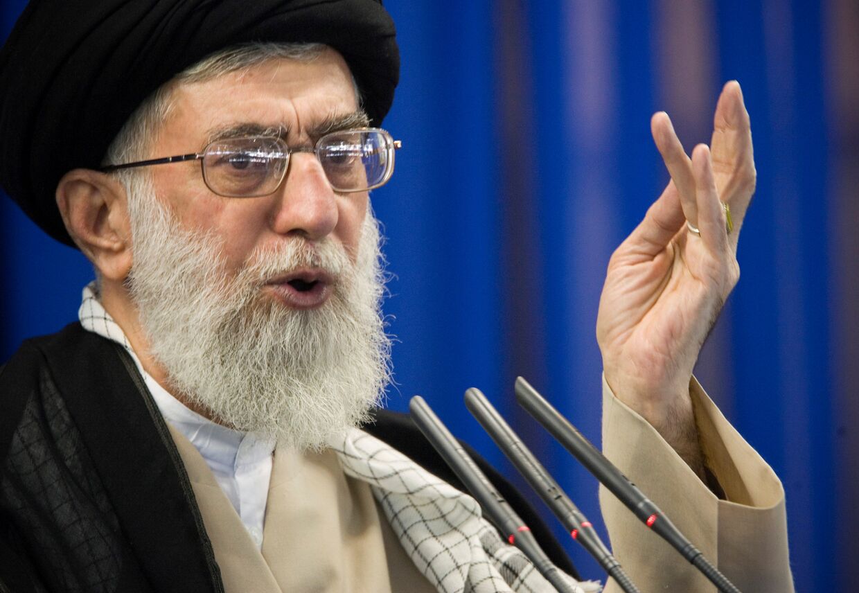 Дузовный лидер Ирана Али Хаменеи