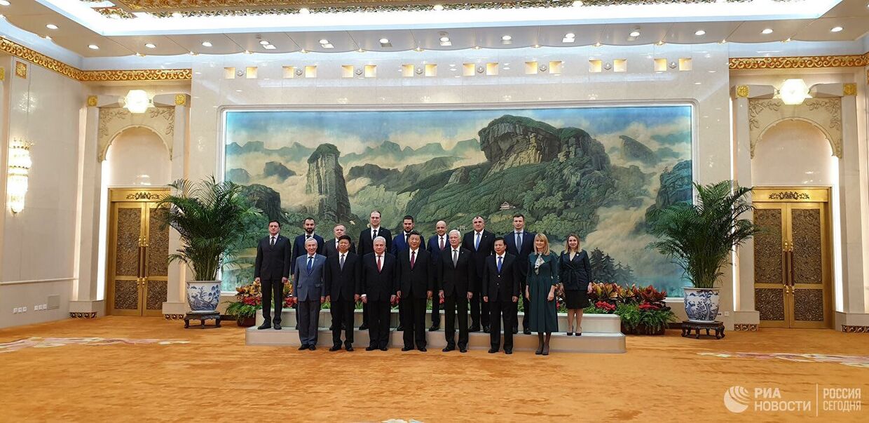 Си Цзиньпин встретился с делегацией Единой России