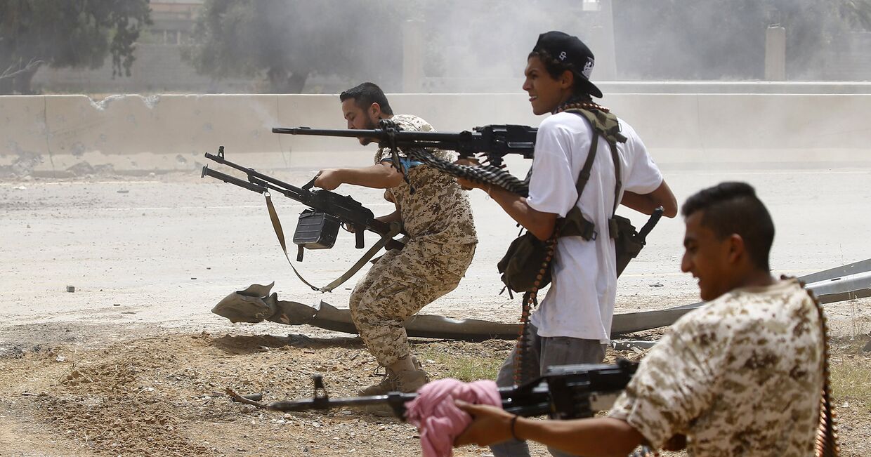 Боевики в районе Аль-Савани к югу от ливийской столицы Триполи
