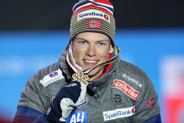 Норвежский лыжник Йоханнес Хёсфлот Клэбо