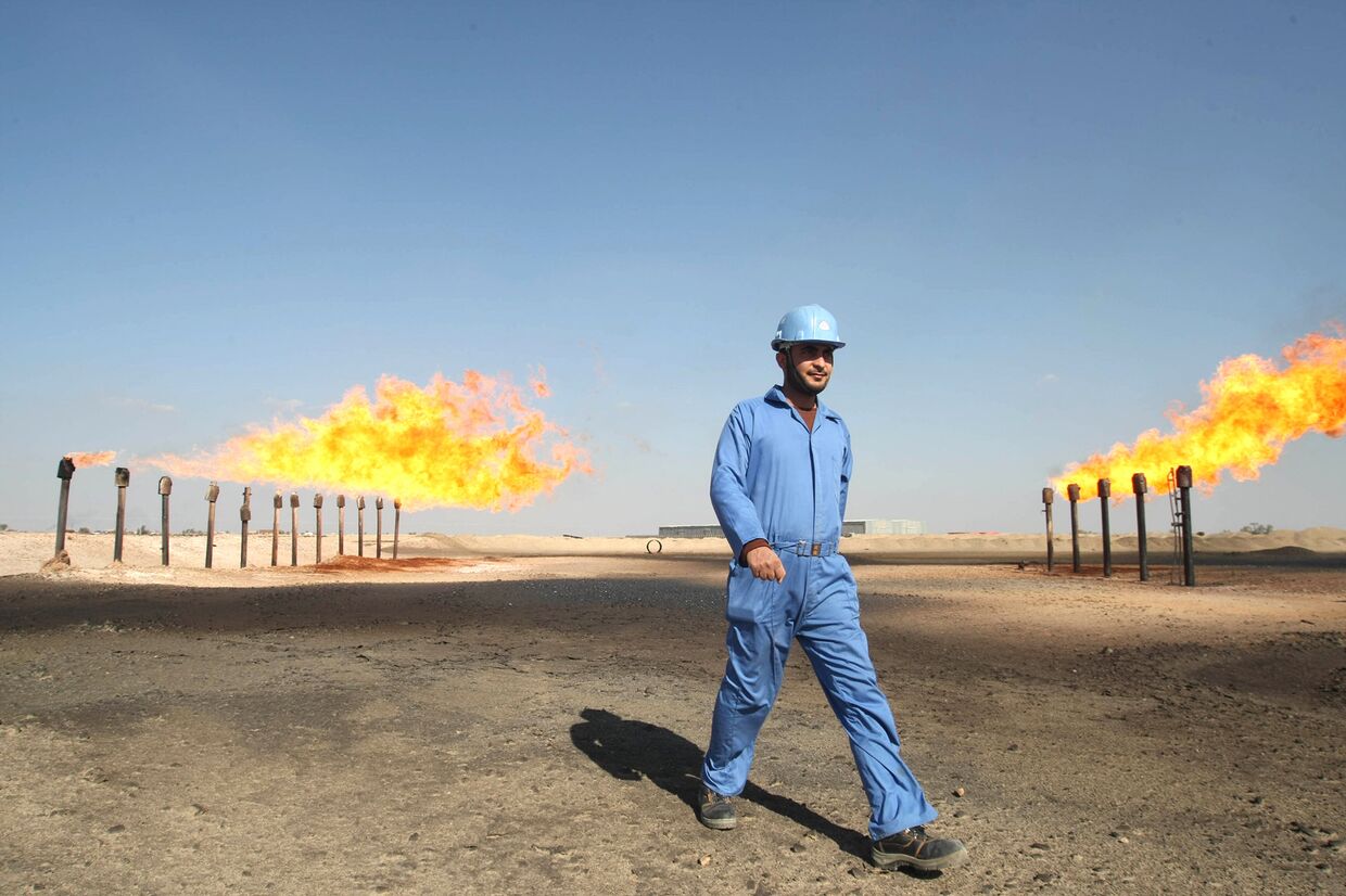 Инженер на нефтяном месторождении в Басре, Ирак
