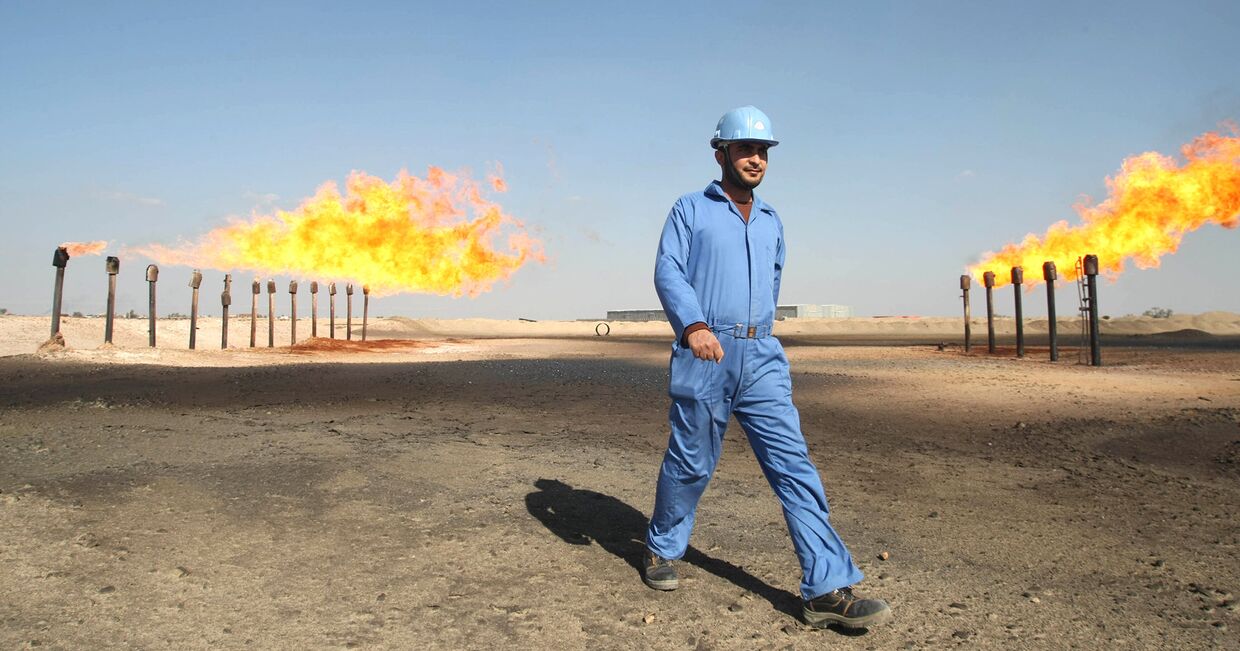 Инженер на нефтяном месторождении в Басре, Ирак