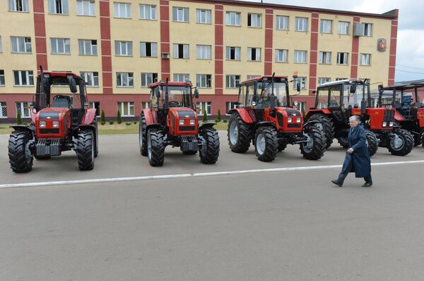 Работа Минского тракторного завода