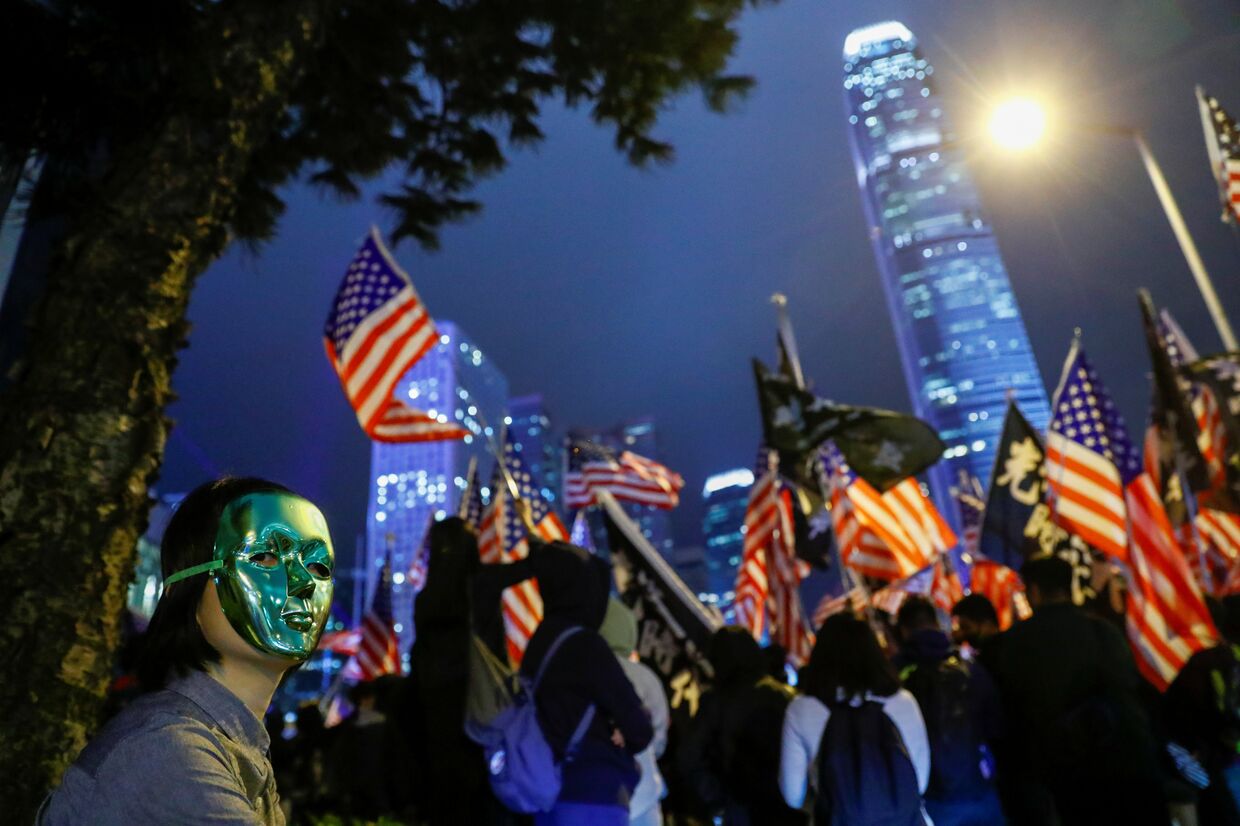Протестующие на митинге в Гонконге