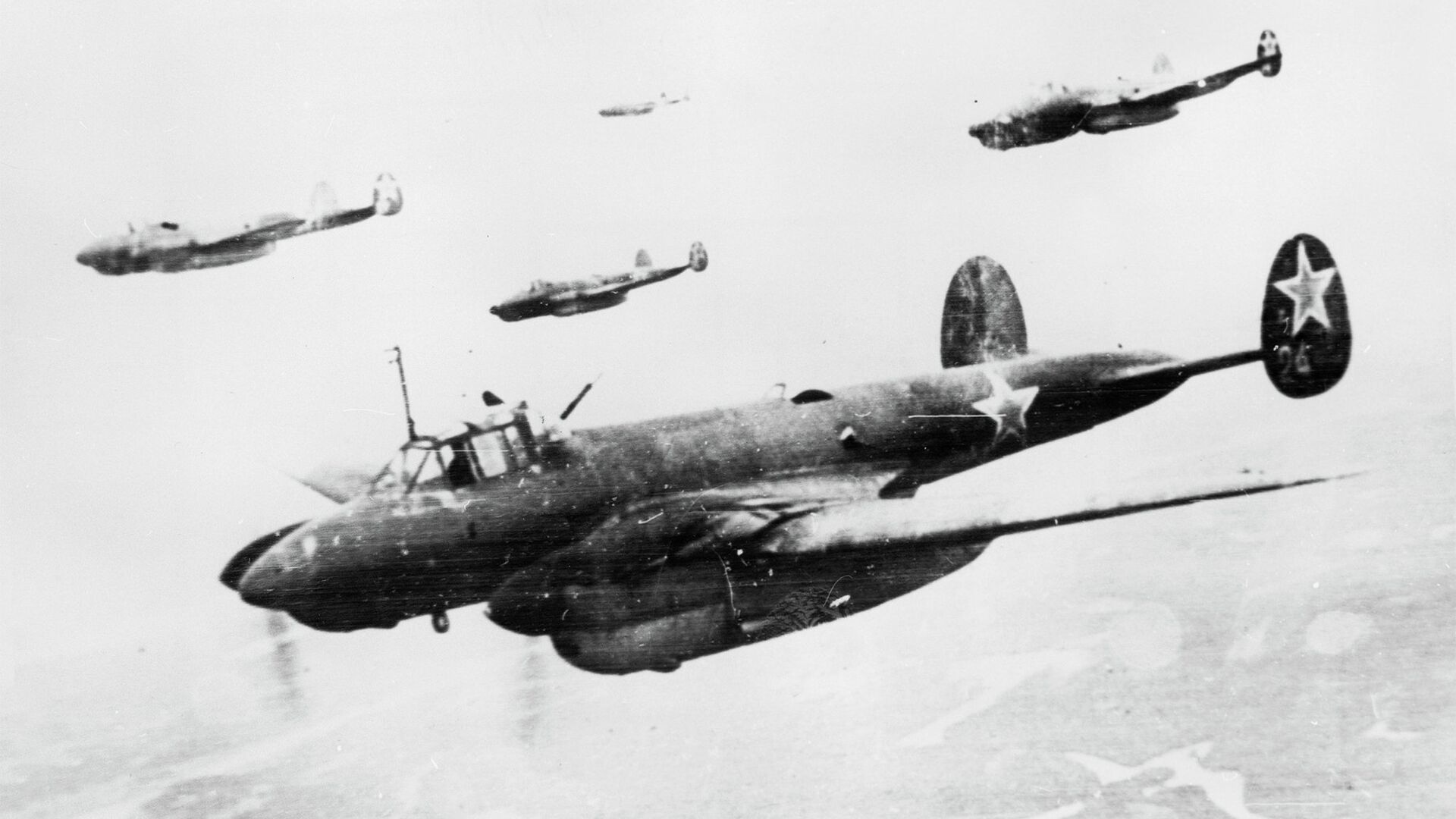 Советские бомбардировщики Петляков-2 летят на боевое задание - ИноСМИ, 1920, 14.10.2018