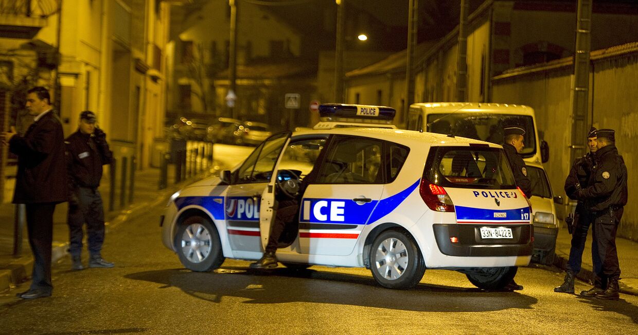 Полицейские в Тулузе, Франция