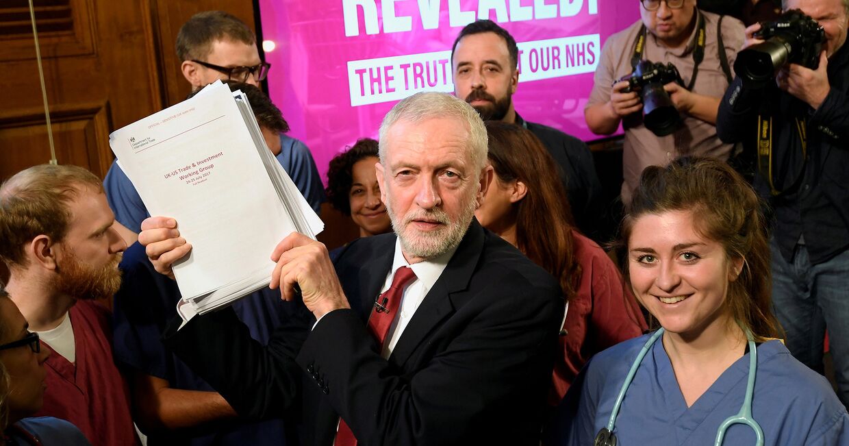 Лидер британской Лейбористской партии Джереми Корбин во время избирательной кампании в Лондоне, Великобритания